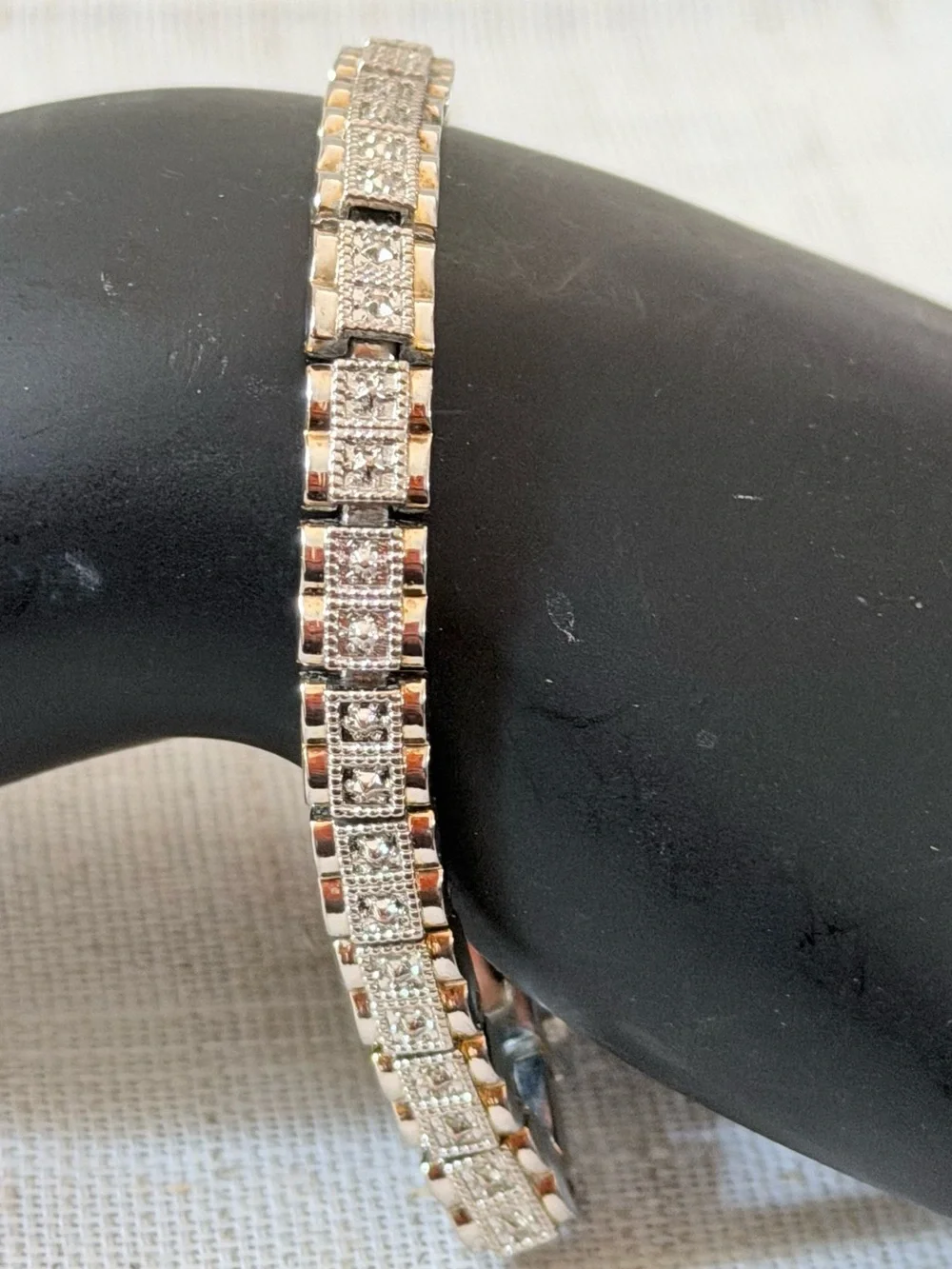 Classic Silver-Tone Cubic Zirconia Tennis Bracelet - Elegant Sparkle